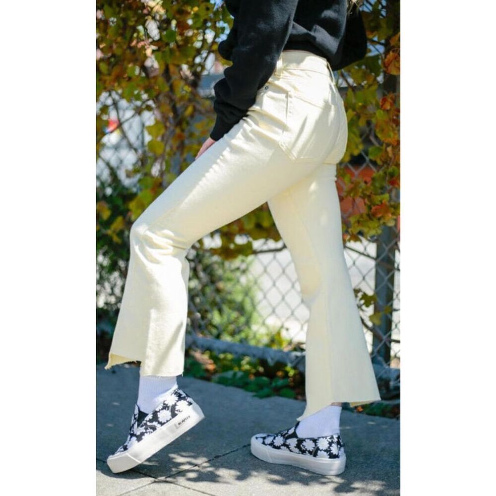 Etica Micki Cropped Flare Jean in Cream NWT Size 24